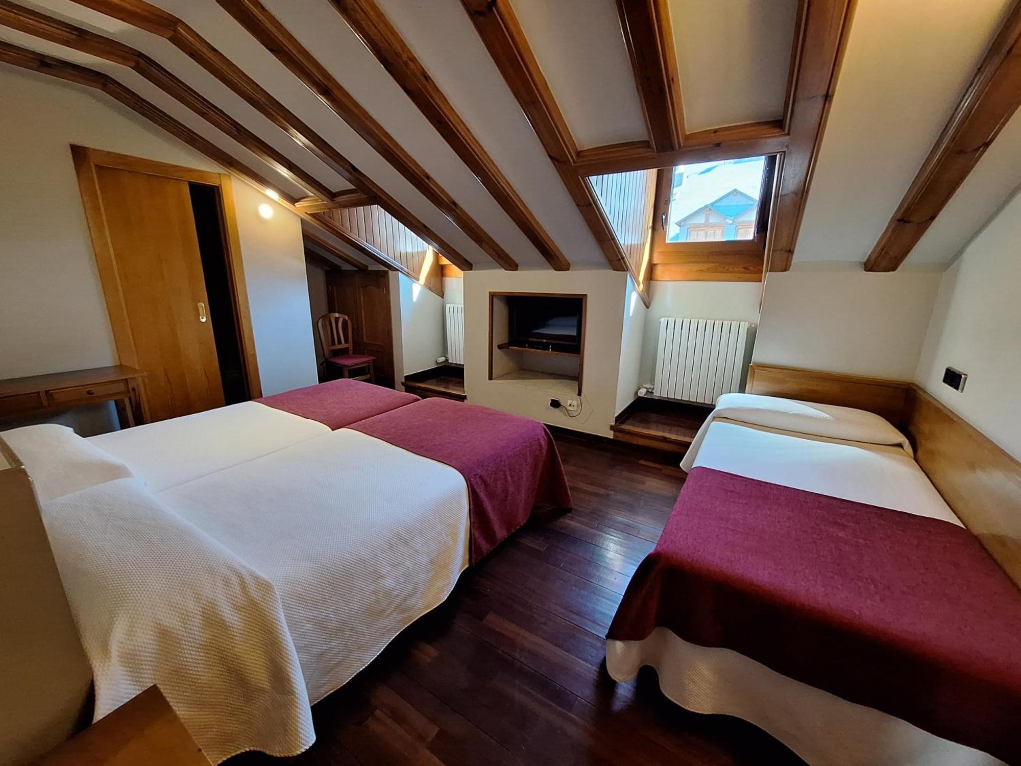 Hotel Aragueells Benasque Exteriör bild